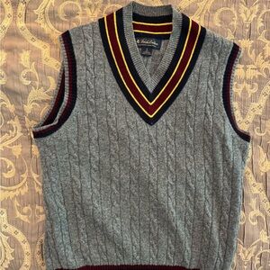 Brooks Brothers Cable Knit Sweater Vest. 100% lambswool. Size small